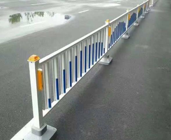锌钢配件用于道路护栏